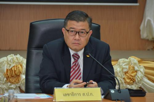 เลขาธิการ ส.ป.ก.ประชุมและรับฟังการนำเสนอภารกิจ ของสำนักจัดการแผนที่และสารบบที่ดิน สำนักจัดการปฏิรูปที่ดิน และศูนย์เทคโนโลยีสารสนเทศและการสื่อสาร ณ ห้องประชุมไชยยงค์ ชูชาติ ส.ป.ก.ถนนราชดำเนินนอก