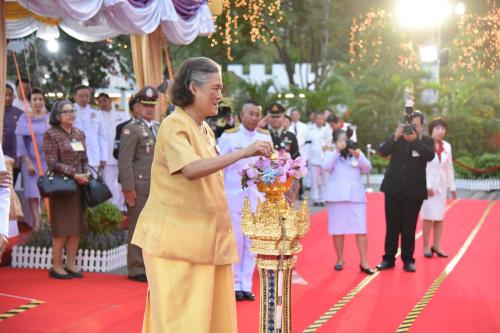 เลขาธิการส.ป.ก.ร่วมเฝ้ารับเสด็จสมเด็จพระเทพรัตนราชสุดาฯ สยามบรมราชกุมารี เสด็จพระราชดำเนินทรงเปิดงานกาชาดประจำปี ๒๕๖๑