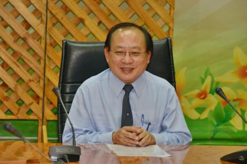 เลขาธิการ ส.ป.ก.เป็นประธานพิธีปิดการอบรมภาษาอังกฤษและมอบประกาศนียบัตร หลักสูตรการนำเสนอผลงาน  
