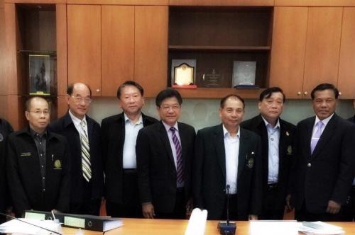 ส.ป.ก. ประชุมคณะอนุกรรมการตรวจสอบและแก้ไขปัญหาการถือครองที่ดินแปลงใหญ่ และผู้ไม่ยินยอมเข้าสู่กระบวนการปฏิรูปที่ดินในเขตปฏิรูปที่ดิน   
