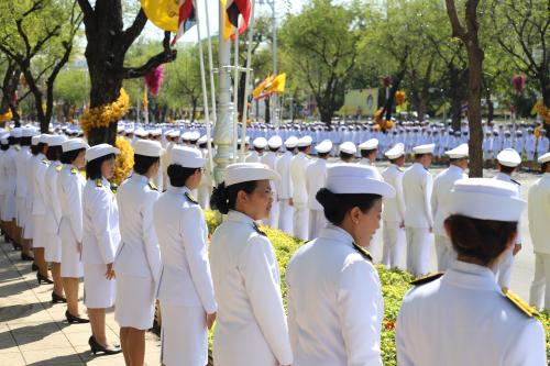 ส.ป.ก. ร่วมเฝ้าทูลละอองธุลีพระบาทในการเสด็จพระราชดำเนินไปประกอบพระราชพิธีบรมราชาภิเษก
