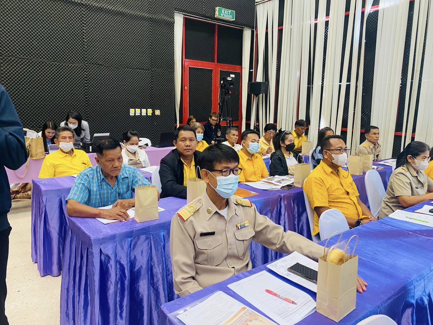 ผู้ว่าฯ อ่างทอง เปิดโครงการประชุมเชิงปฏิบัติการ ครั้งที่ 1 งานจ้างออกแบบค่าใช้จ่ายในการจ้างออกแบบรายละเอียดโครงการพัฒนาพื้นที่กลุ่มจังหวัดภาคกลางตอนบน ระยะที่ 2
