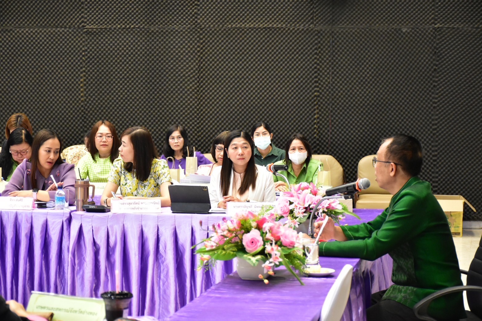 ประชุมติดตามเร่งรัดการเบิกจ่ายงบประมาณ และการใช้จ่ายภาครัฐของจังหวัดอ่างทอง ประจำปีงบประมาณ พ.ศ.2567 ครั้งที่ 1