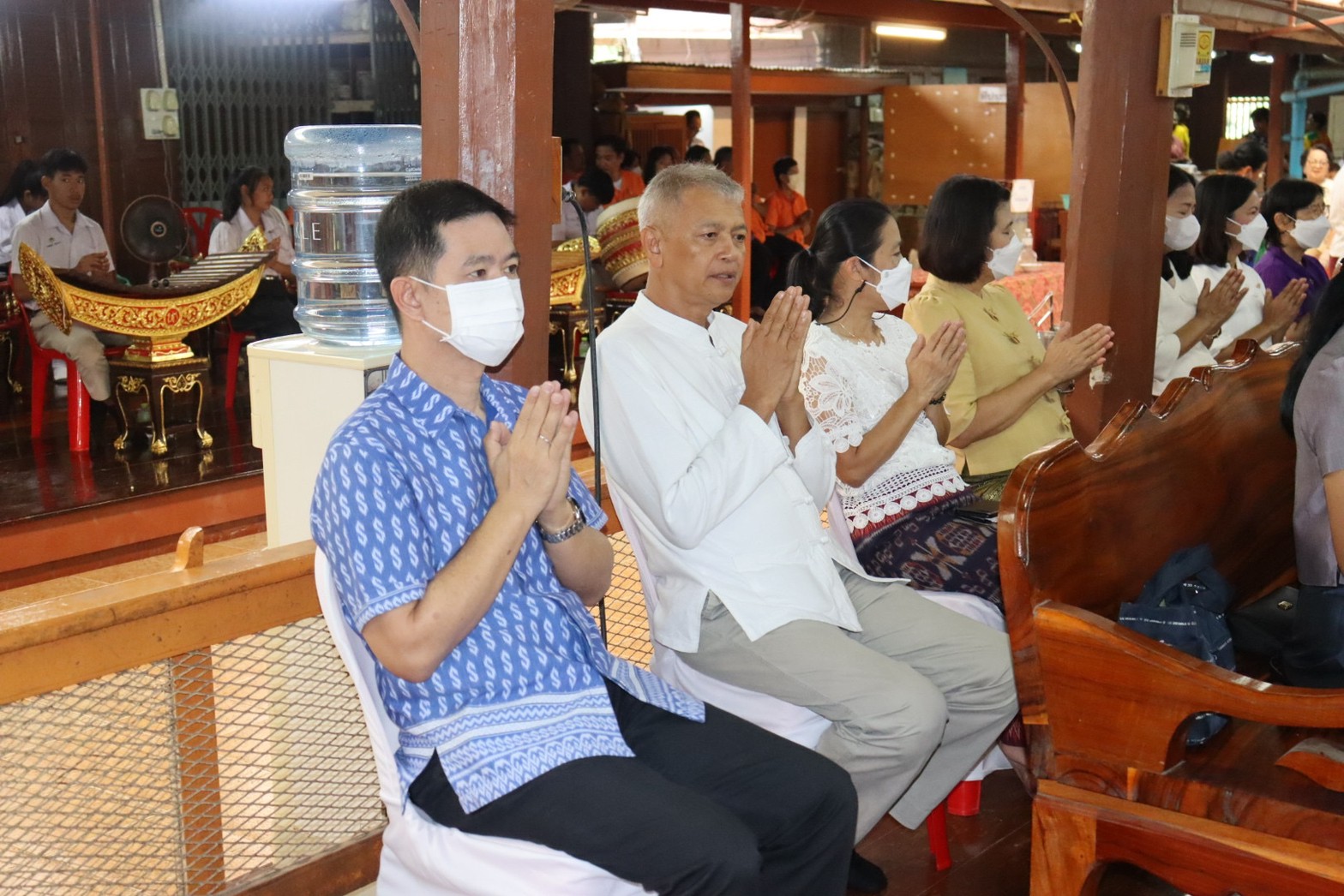 เข้าร่วมโครงการวันพระสุขใจ ครอบครัวหิ้วตะกร้า ศรัทธาอิ่มบุญ อุดหนุนชุมชน ประจำปีงบประมาณ พ.ศ. 2566 จังหวัดอ่างทอง