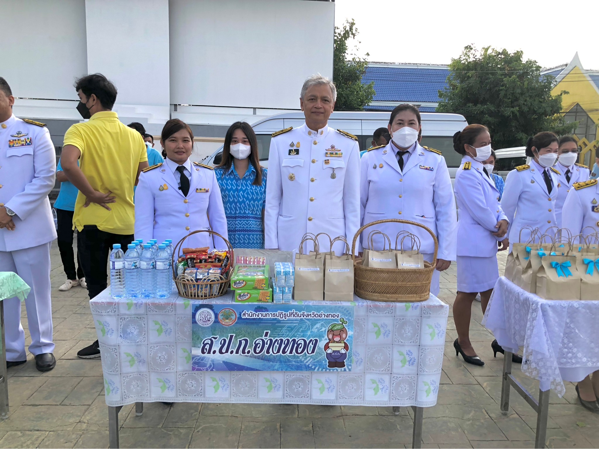 เข้าร่วมพิธีทำบุญตักบาตรถวายพระราชกุศล เพื่อเฉลิมพระเกียรติสมเด็จพระนางเจ้าสิริกิติ์ พระบรมราชินีนาถ พระบรมราชชนนีพันปีหลวง เนื่องในโอกาสวันเฉลิมพระชนมพรรษา 12 สิงหาคม 2566