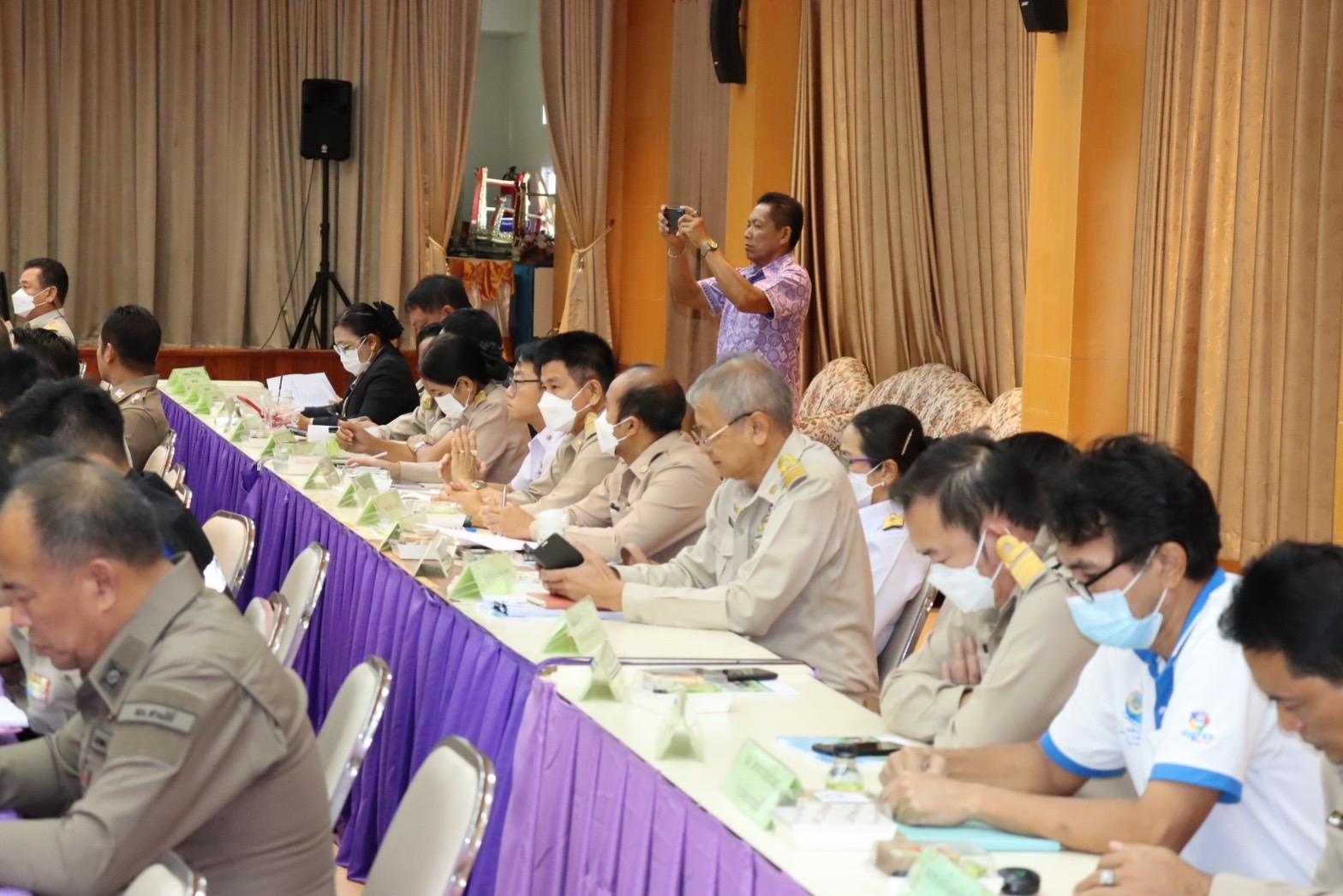 เข้าร่วมประชุมคณะกรมการจังหวัด และหัวหน้าส่วนราชการประจำจังหวัดอ่างทอง ประจำเดือนพฤศจิกายน 2566