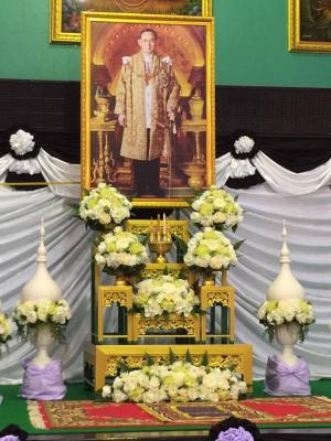 จังหวัดอ่างทองจัดพิธีบำเพ็ญกุศล สวดพระอภิธรรมถวายพระบรมศพ แด่พระบาทสมเด็จพระเจ้าอยู่หัวในพระบรมโกศ