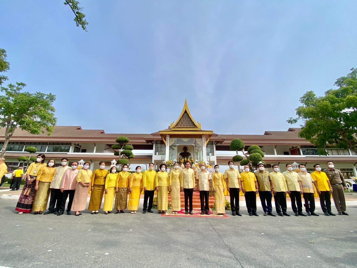 ปฏิรูปที่ดินจังหวัดพระนครศรีอยุธยา ร่วมพิธีถวายราชสักการะน้อมรำลึกพระบาทสมเด็จพระบรมชนกาธิเบศรมหาภูมิพลอดุลยเดชมหาราช บรมนาถบพิตร (รัชกาลที่ ๙ ) เนื่องในวันรำลึกครบรอบ ๑๑ ปี เสด็จพระราชดำเนินทุ่งมะขามหย่อง