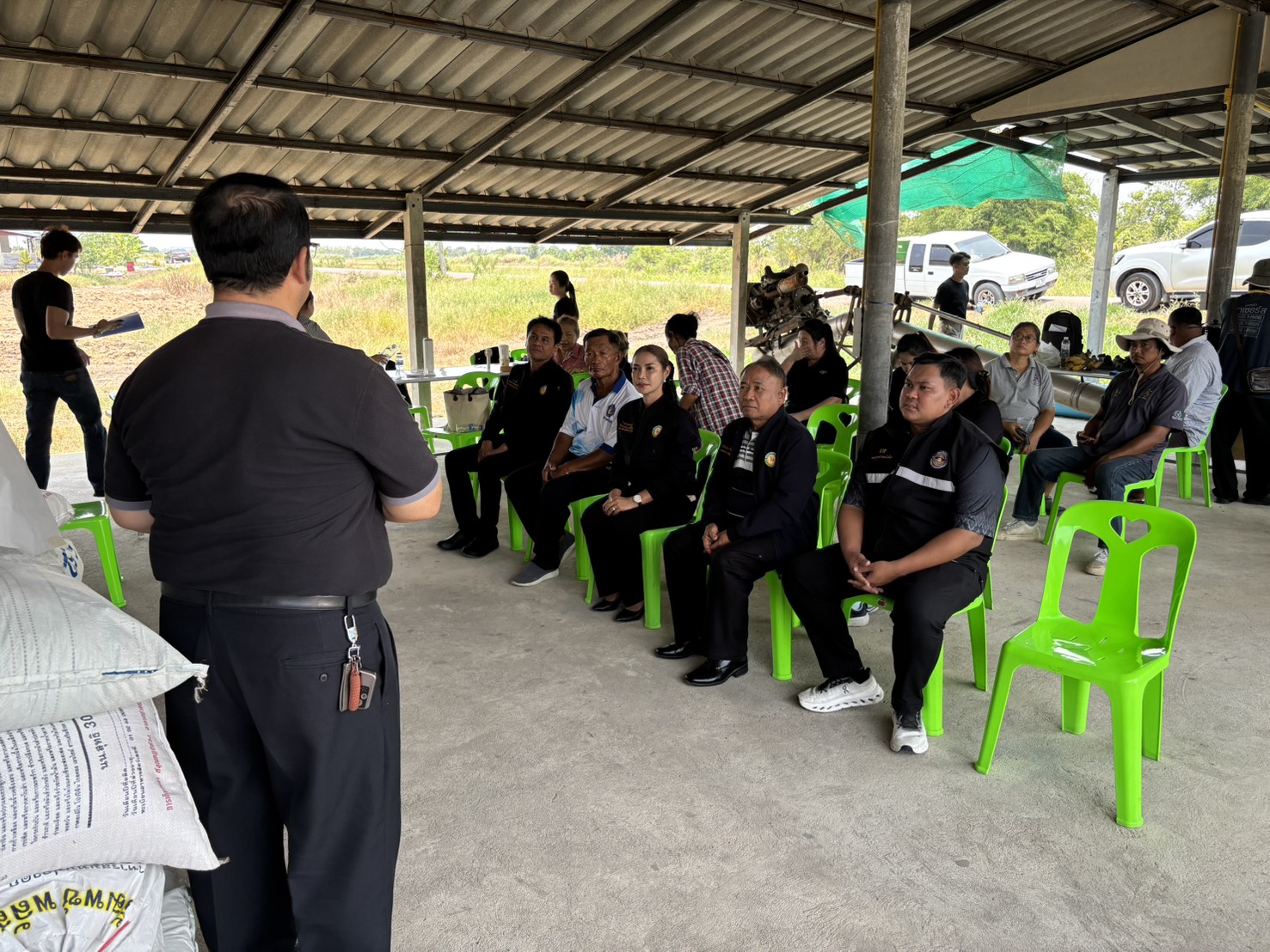title - ส.ป.ก.พระนครศรีอยุธยา เข้าร่วมประชุมการบริหารจัดการกลุ่มสวนของพ่อ ร่วมกับเจ้าหน้าที่สถาบันพัฒนาองค์กรชุมชน (พอช.) 