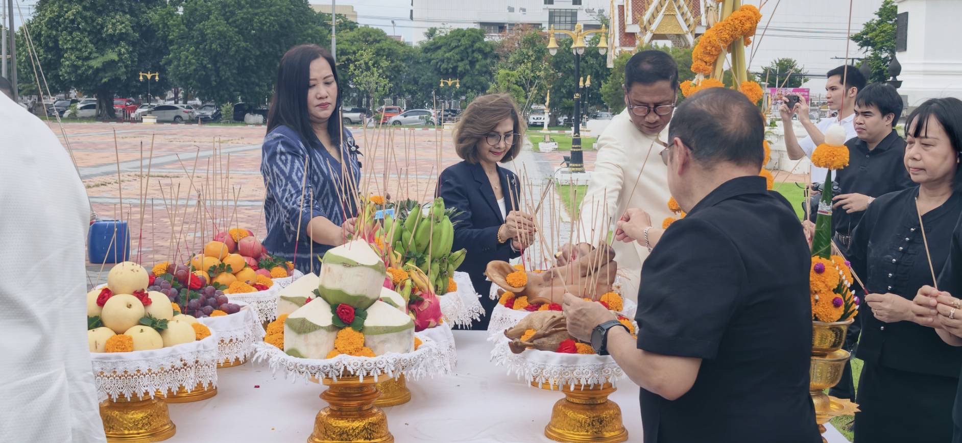 title - นางสาวอมรรัตน์ แขวงโสภา ปฏิรูปที่ดินจังหวัดพระนครศรีอยุธยา เข้าร่วมพิธีบวงสรวงศาลพระภูมิเพื่อบูรณะจัดสร้างศาลพระภูมิประจำศาลากลางจังหวัดพระนครศรีอยุธยา 