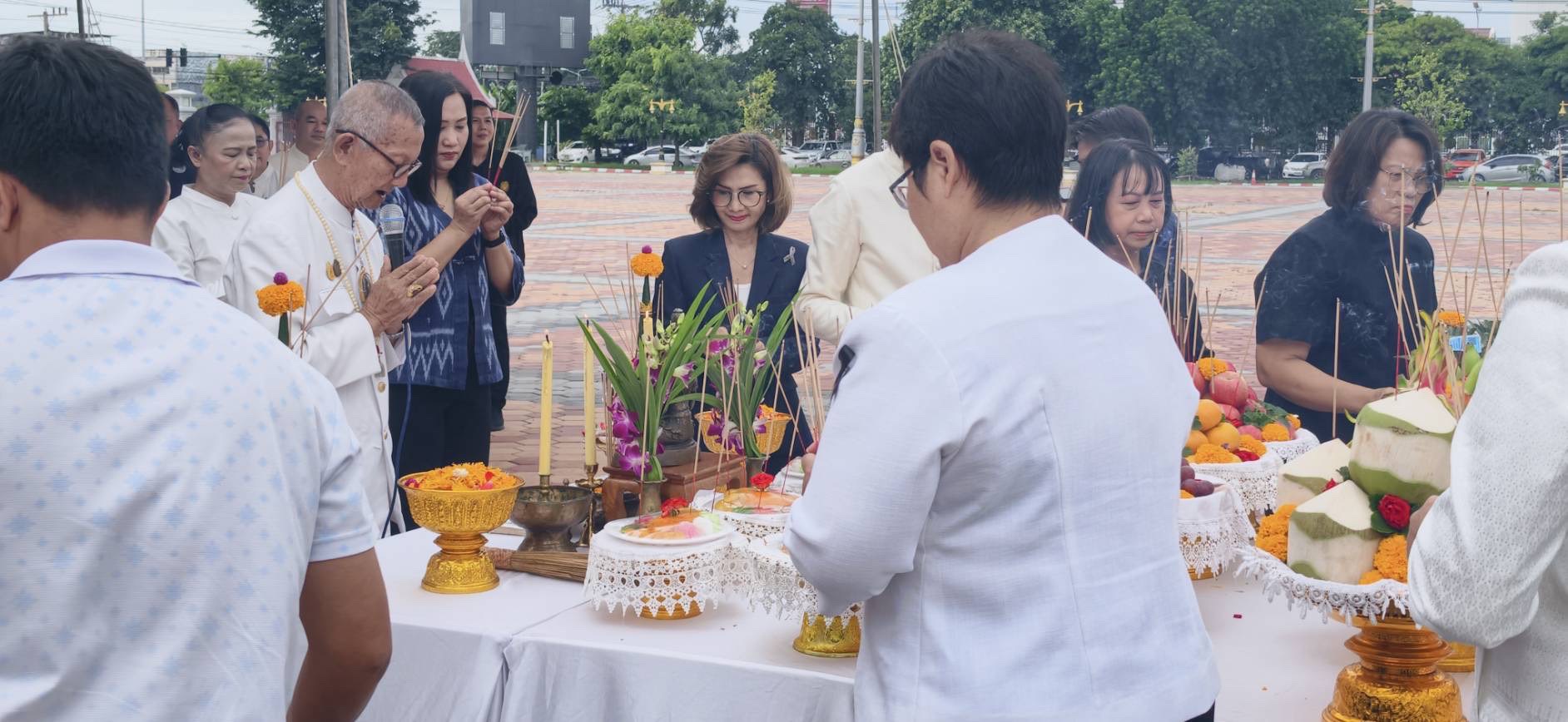 title - นางสาวอมรรัตน์ แขวงโสภา ปฏิรูปที่ดินจังหวัดพระนครศรีอยุธยา เข้าร่วมพิธีบวงสรวงศาลพระภูมิเพื่อบูรณะจัดสร้างศาลพระภูมิประจำศาลากลางจังหวัดพระนครศรีอยุธยา 
