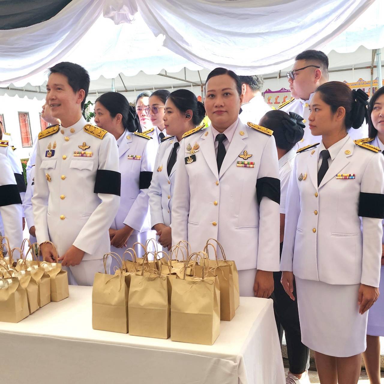 title - นางสาวอมรรัตน์ แขวงโสภา ปฏิรูปที่ดินจังหวัดพระนครศรีอยุธยา  พร้อมด้วยเจ้าหน้าที่ฝ่ายบริหารทั่วไป สำนักงานการปฏิรูปที่ดินจังหวัดพระนครศรีอยุธยา  ร่วมพิธีบำเพ็ญกุศล ในวาระครบ ๑๐๐ วัน (สตมวาร) แห่งการสิ้นพระชนม์ ถวายเป็นพระกุศลแด่ สมเด็จพระเจ้าลูกเธอ เจ้าฟ้าพัชรกิติยาภา นเรนทิราเทพยวดี กรมหลวงราชสาริณีสิริพัชร มหาวัชรราชธิดา ศาลาการเปรียญ วัดกษัตราธิราช วรวิหาร อำเภอพระนครศรีอยุธยา จังหวัดพระนครศรีอยุธยา
