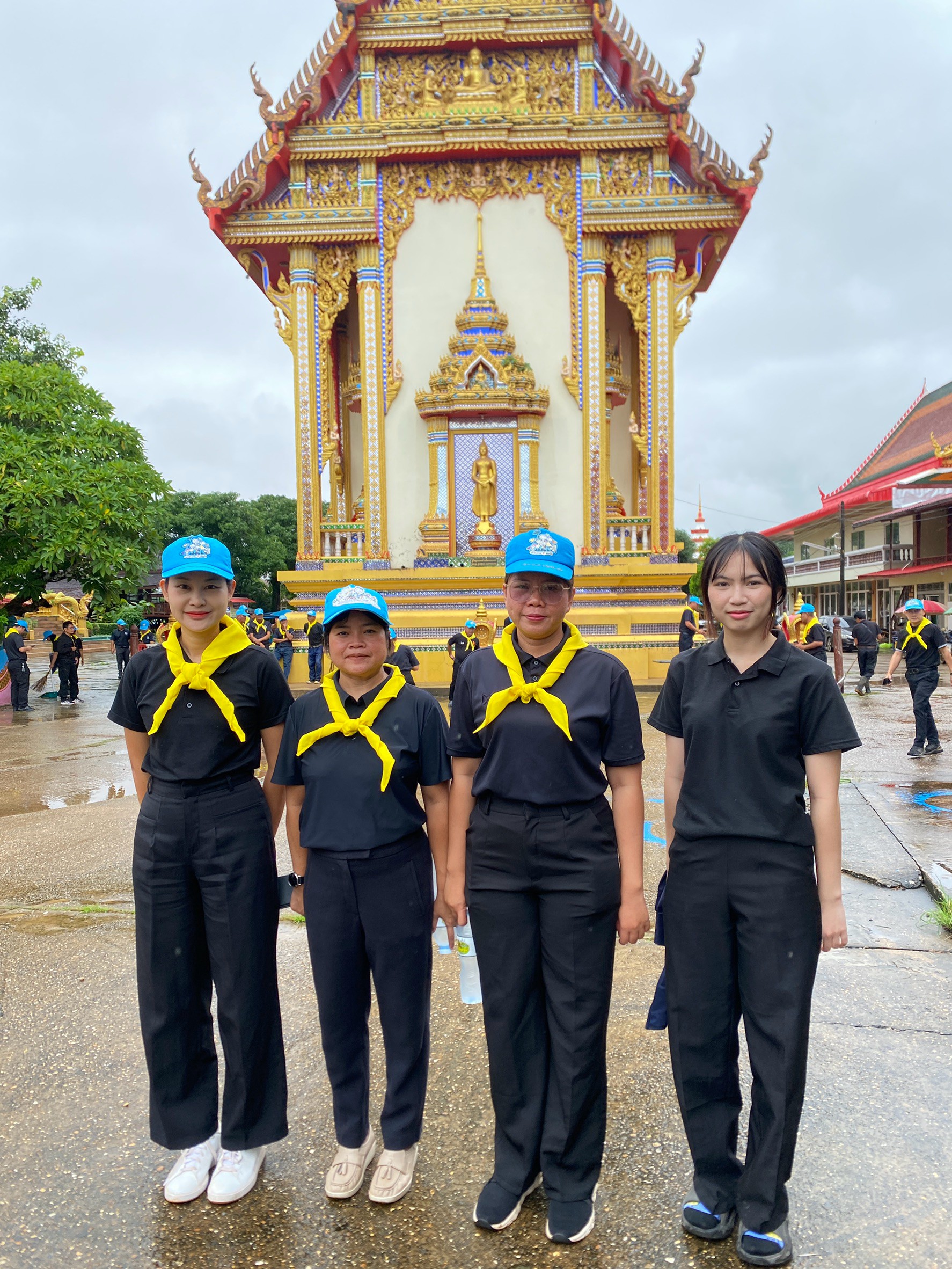 ส.ป.ก.บึงกาฬ จิตอาสาพัฒนาวัดเฉลิมพระเกียรติพระบาทสมเด็จพระเจ้าอยู่หัว