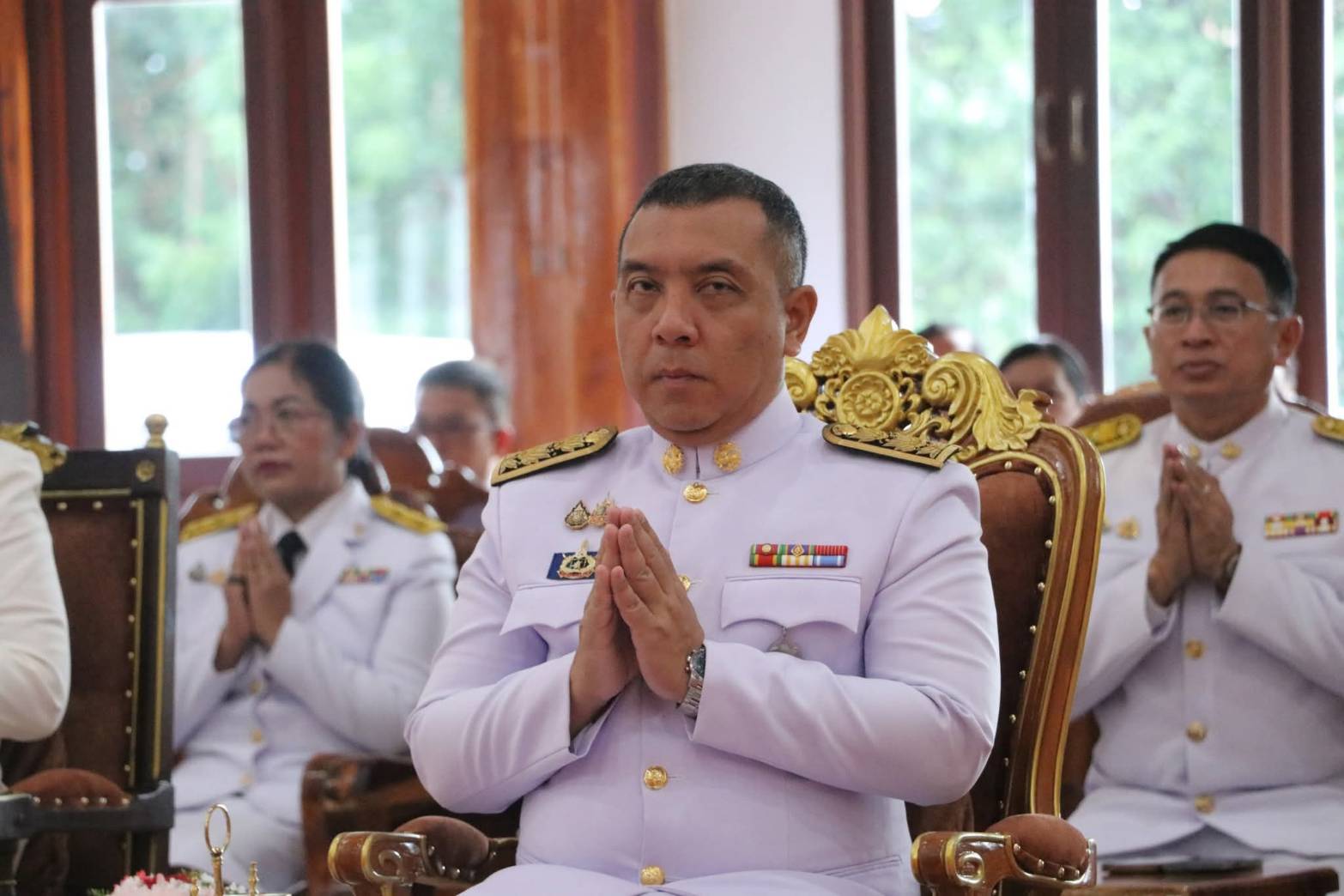 title - พิธีเจริญพระพุทธมนต์และทำบุญตักบาตรถวายพระราชกุศล เนื่องในโอกาสวันพระบรมราชสมภพครบ 100 ปี ในหลวงรัชกาลที่ 8
