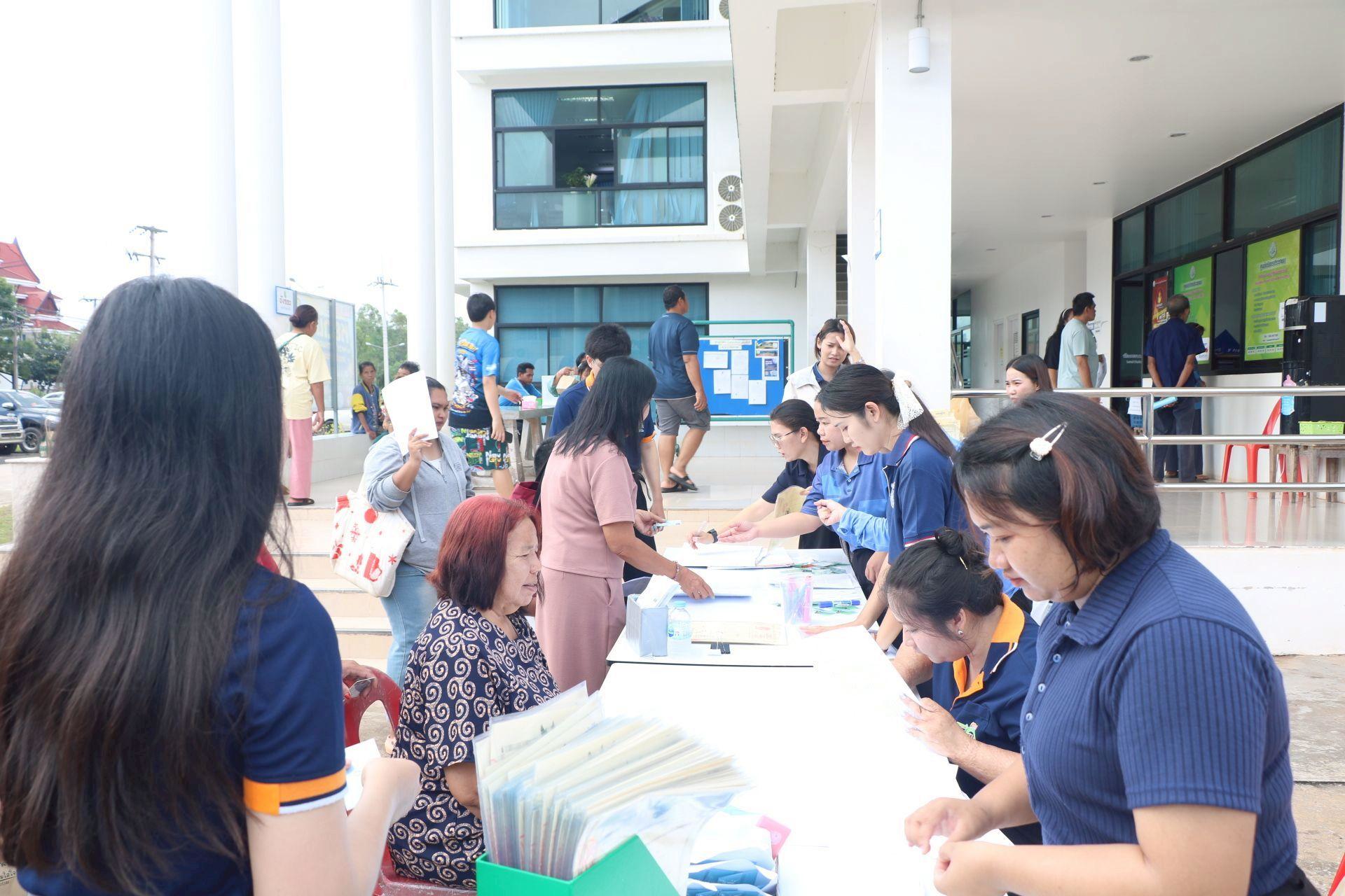 title - โครงการให้ความรู้ ความเข้าใจและหน้าที่ของเกษตรกรก่อนมอบหนังสืออนุญาตให้เข้าทำประโยชน์  ในเขตปฏิรูปที่ดิน (ส.ป.ก.4-01) และโฉนดเพื่อการเกษตร