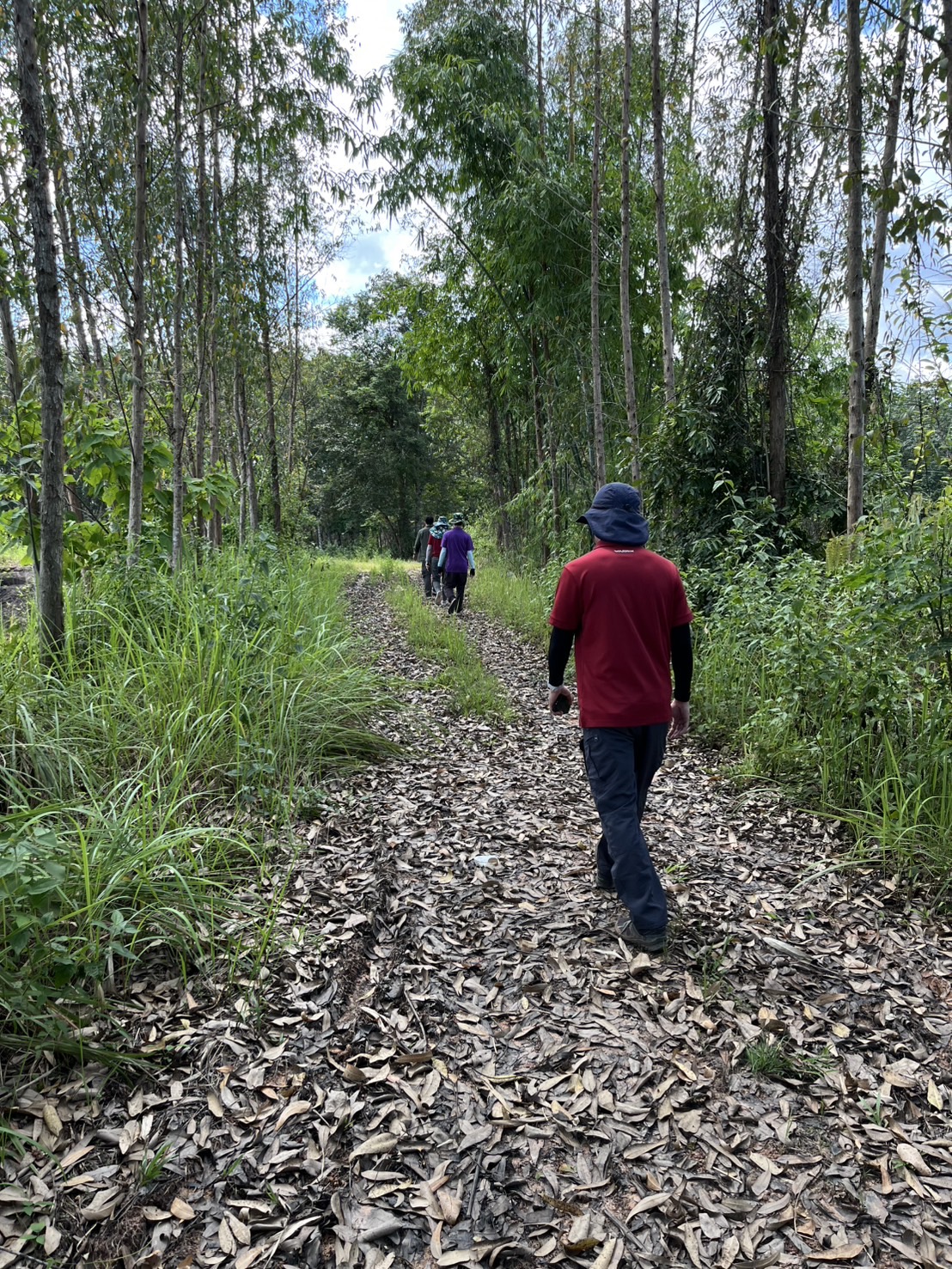 title - นางสาวสงกรานต์ ตะนนท์ ปฏิรูปที่ดินจังหวัดบึงกาฬ มอบหมายให้นายนิยม ลำเจียก นายช่างสำรวจอาวุโส (ผอ.กลุ่มงานช่างฯ) พร้อมด้วยเจ้าหน้าที่จากส่วนกลาง สำนักพัฒนาพื้นที่ปฏิรูปที่ดิน (ส.พ.ป.) ได้เข้าพบเพื่อ ปรึกษาหารือเรื่องการดำเนินคดี ขุดลักดินในเขตปฏิรูปที่ดิน 
