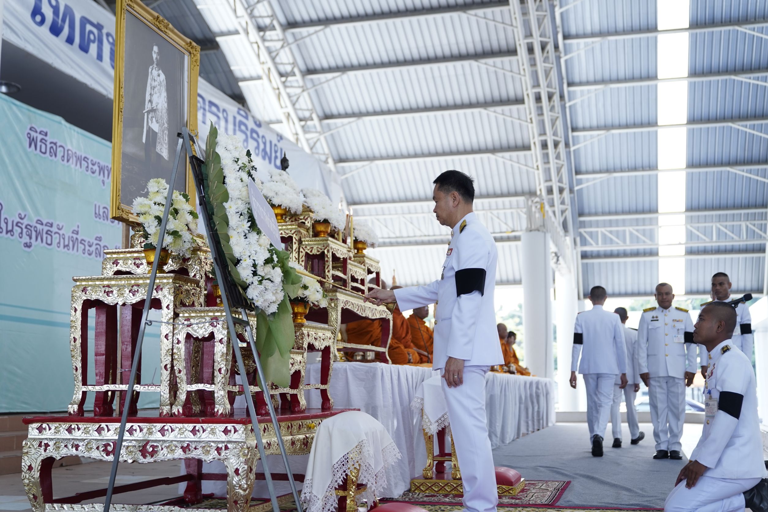 วันเสาร์ที่ 30 พฤษภาคม 2569 นายประเสริฐ กาญจนเกียรติกุล ปฏิรูปที่ดินจังหวัดบุรีรัมย์ มอบหมายให้เจ้าหน้าที่กลุ่มยุทธศาสตร์และการปฏิรูปที่ดิน ส.ป.ก.บุรีรัมย์ ร่วมพิธีสวดพระพุทธมนต์ พิธีทำบุญตักบาตรถวายพระราชกุศล พิธีวางพวงมาลาและถวายราชสดุดี เนื่องในรัฐพิธีวันที่ระลึก พระบาทสมเด็จพระปกเกล้าเจ้าอยู่หัว จังหวัดบุรีรัมย์