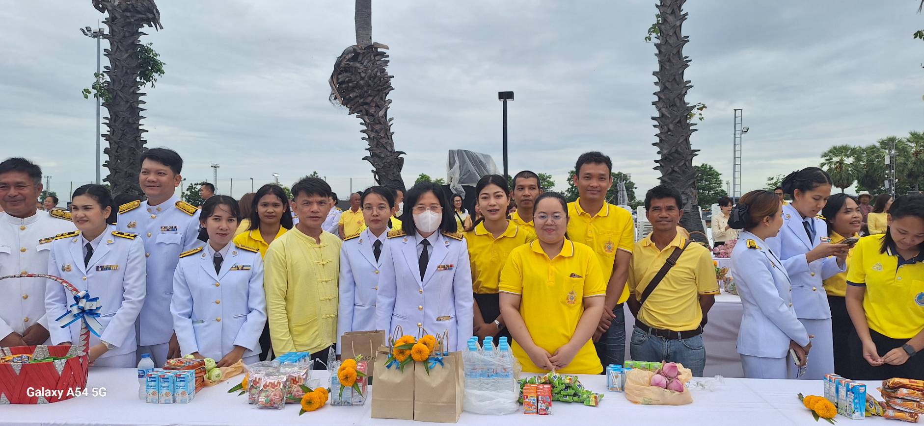ส.ป.ก.บุรีรัมย์ร่วมพิธีทำบุญตักบาตรถวาย พระสงฆ์ สามเณร 272 รูป ถวายเป็นพระราชกุศลแด่พระบาทสมเด็จพระเจ้าอยู่หัว เนื่องในโอกาสพระราชพิธีมหามงคลเฉลิมพระชนมพรรษา  6 รอบ 28 กรกฎาคม 2567