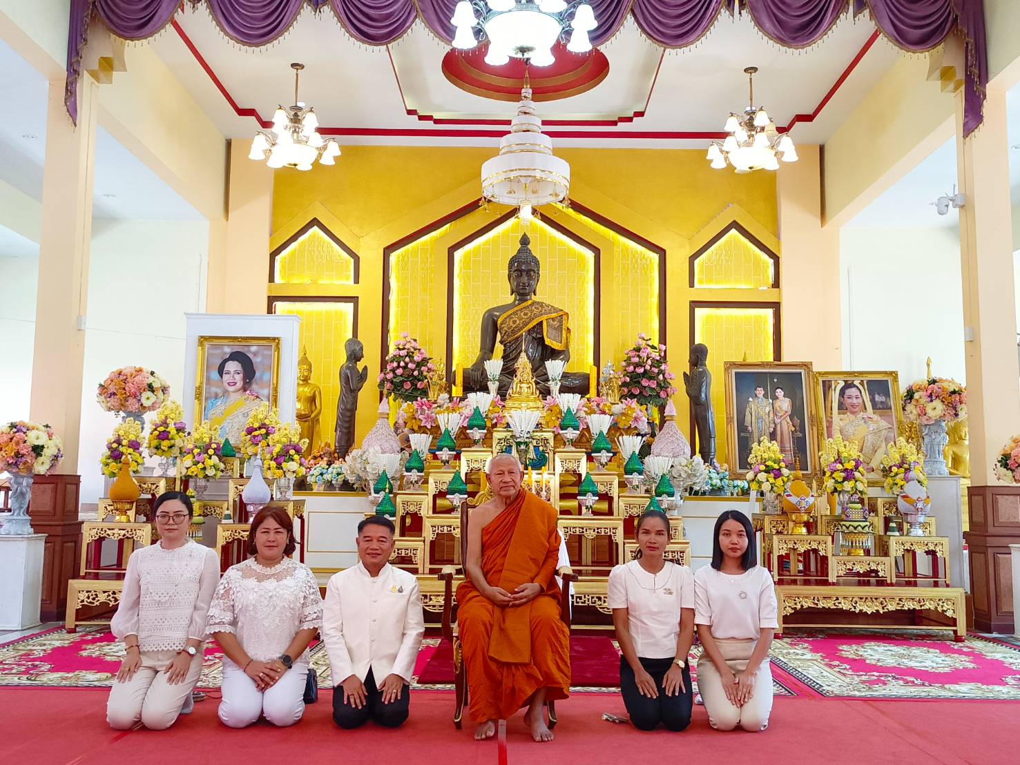 ส.ป.ก.บุรีรัมย์ ร่วมพิธีเจริญพระพุทธมนต์เฉลิมพระเกียรติพระบาทสมเด็จพระเจ้าอยู่หัวฯ สมเด็จพระนางเจ้าสิริกิติ์ พระบรมราชินีนาถ พระบรมราชชนนีพันปีหลวง สมเด็จพระนางเจ้าฯ พระบรมราชินี