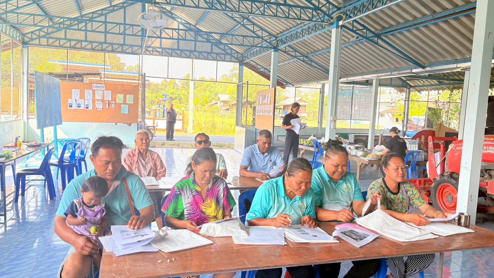 title - วันอังคารที่ 20 มกราคม 2569 นายประเสริฐ กาญจนเกียรติกุล ปฏิรูปที่ดินจังหวัดบุรีรัมย์ มอบหมายให้ นางสาวกริ่มใจ กอนไธสง นักวิชาการปฏิรูปที่ดิน ชำนาญการ ดำเนินการฝึกอบรมเกษตรกรตามโครงการยกระดับศักยภาพการพัฒนาสินค้าเกษตรชีวภาพในเขตปฏิรูปที่ดินจังหวัดบุรีรัมย์ หลักสูตร การเพิ่มประสิทธิภาพการผลิตพืชสมุนไพรในเขตปฏิรูปที่ดิน