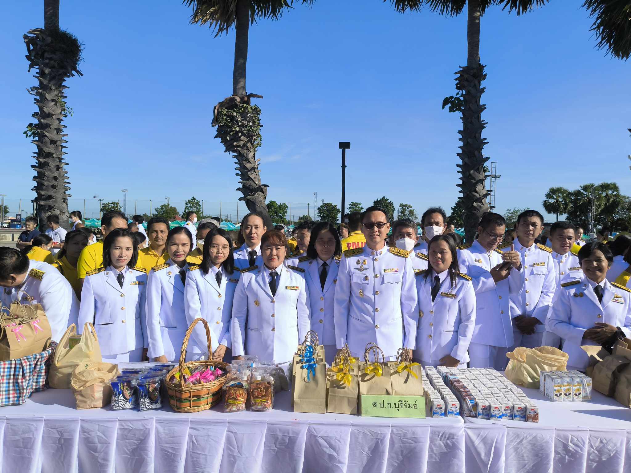 ปฏิรูปที่ดินจังหวัดบุรีรัมย์ ร่วมพิธีทำบุญตักบาตรถวายพระราชกุศล พระบาทสมเด็จพระบรมชนกาธิเบศร มหาภูมิพลอดุลเดชมหาราช บรมนาถบพิตร 