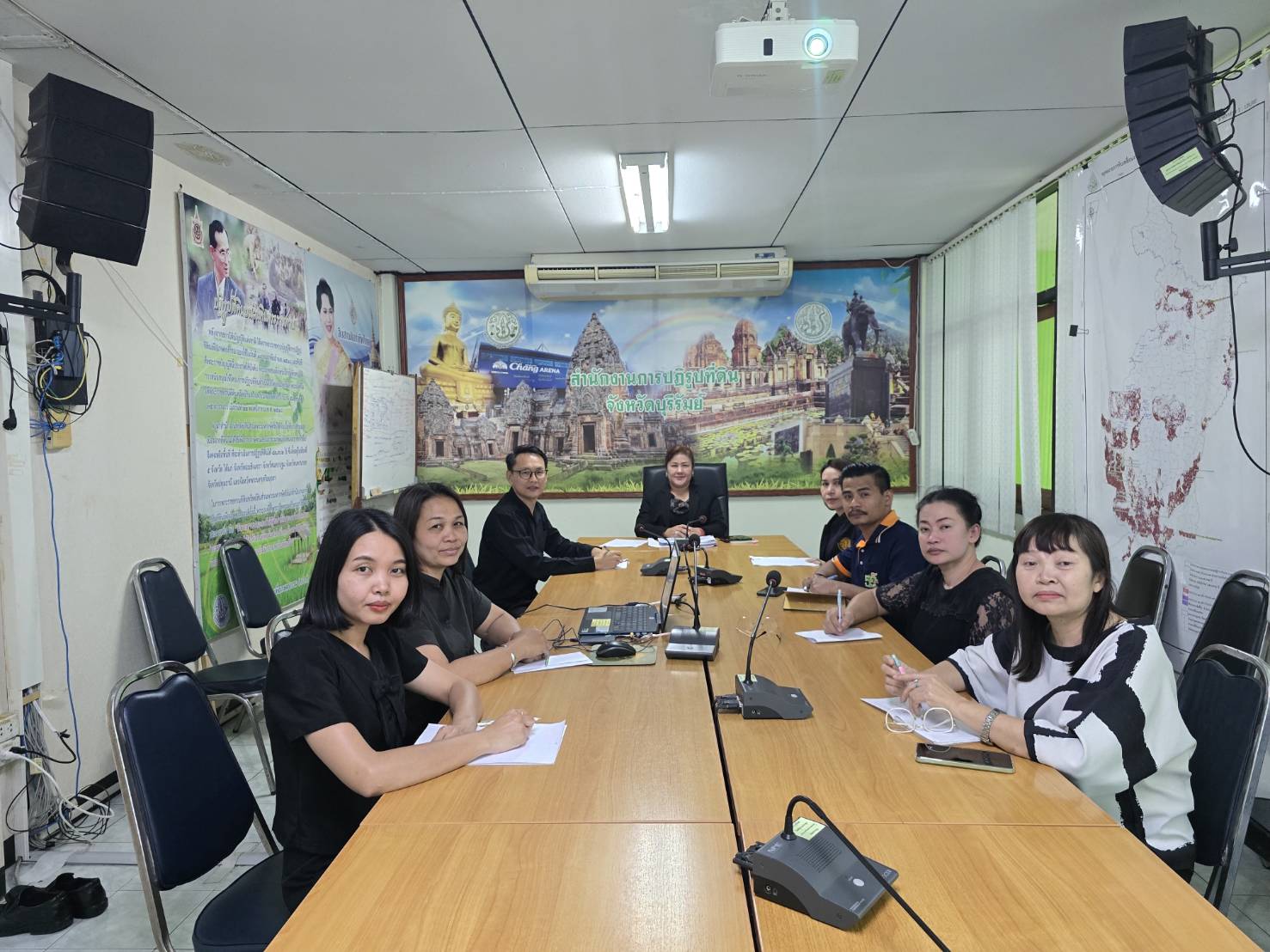 วันศุกร์ที่ 6 กุมภาพันธ์ 2569 นายประเสริฐ กาญจนเกียรติกุล ปฏิรูปที่ดินจังหวัดบุรีรัมย์ มอบหมายให้นางสาวมณฑิรา ปานคง ผอ.กลุ่มการเงินบัญชีและจัดเก็บผลประโยชน์ บรรยาย Unit School เติมเต็มความรู้ เสริมการทำงานตามสมรรถนะ หัวข้อ การบริหารความเสี่ยงงบประมาณและการบริหารสัญญาเช่า กิจการสาธารณูปโภคและกิจการเกี่ยวเนื่อง