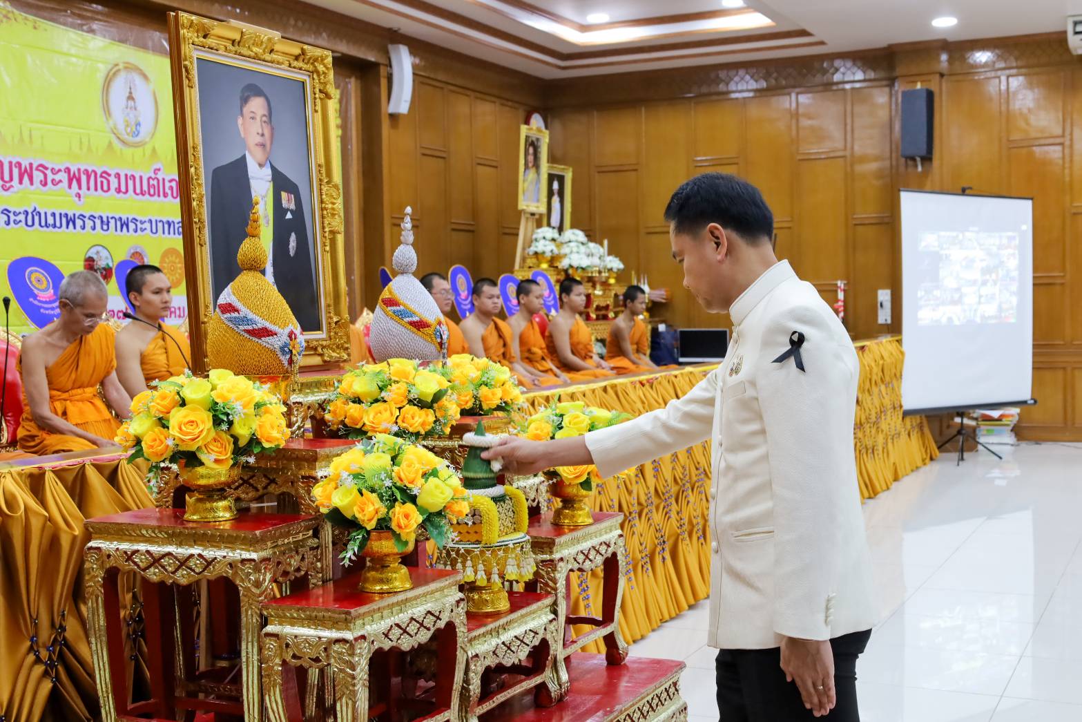 title - วันที่ 27 กรกฎาคม 2569 เวลา 13.00 น. นายประเสริฐ กาญจนเกียรติกุล ปฏิรูปที่ดินจังหวัดบุรีรัมย์ พร้อมด้วยเจ้าหน้าที่ ส.ป.ก.บุรีรัมย์ ร่วมพิธีเจริญพระพุทธมนต์เจริญจิตภาวนาเพื่อถวายพระพรชัยมงคลแด่พระบาทสมเด็จพระวชิรเกล้าเจ้าอยู่หัว เนื่องในวันเฉลิมพระชนมพรรษา 28 กรกฎาคม 2569