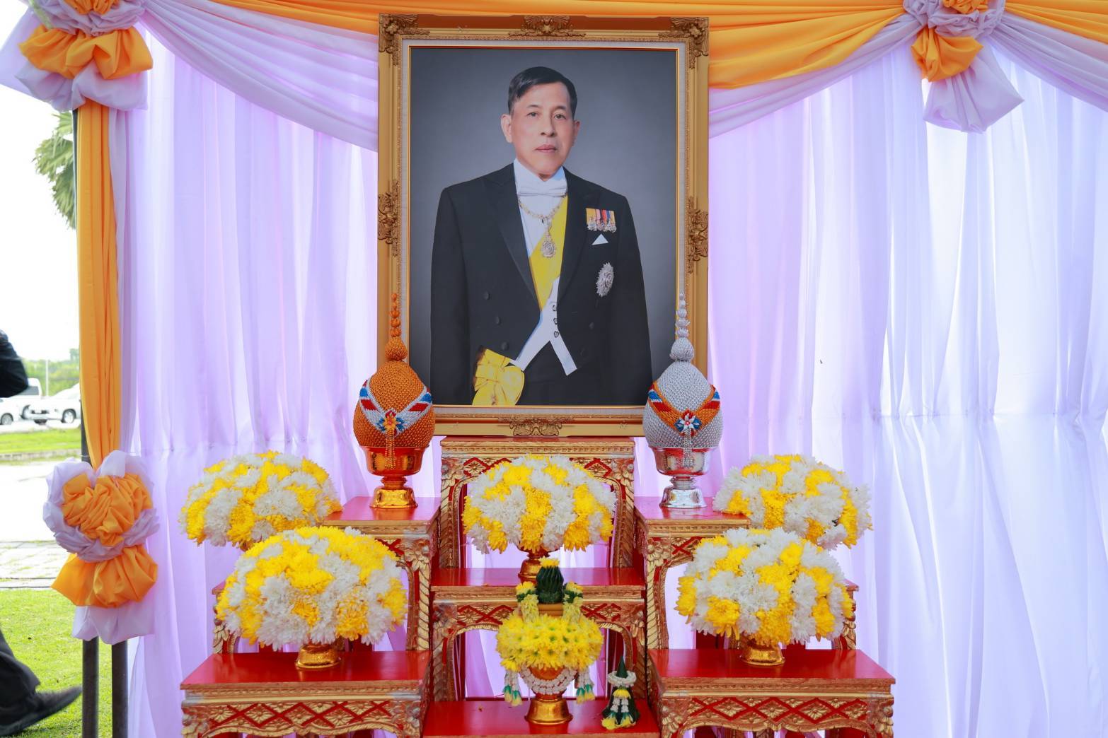 title - วันที่ 28 กรกฎาคม 2569 นายประเสริฐ กาญจนเกียรติกุล ปฏิรูปที่ดินจังหวัดบุรีรัมย์ พร้อมด้วย เจ้าหน้าที่ สำนักงานการปฏิรูปที่ดินจังหวัดบุรีรัมย์ ร่วมพิธีเจริญพระพุทธมนต์และทำบุญตักบาตรถวายพระราชกุศลแด่สมเด็จพระเจ้าอยู่หัว เนื่องในโอกาสวันเฉลิมพระชนมพรรษา 28 กรกฎาคม 2569