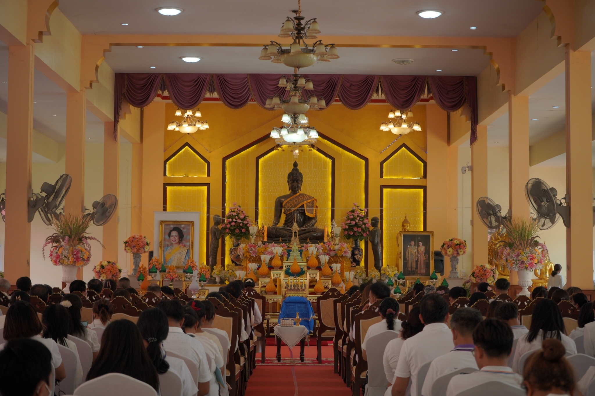 ปฏิรูปที่ดินจังหวัดบุรีรัมย์ ร่วมพิธีเจริญพระพุทธมนต์เฉลิมพระเกียรติพระบาทสมเด็จพระเจ้าอยู่หัวฯ สมเด็จพระนางเจ้าสิริกิติ์ พระบรมราชินีนาถ พระบรมราชชนนีพันปีหลวง สมเด็จพระนางเจ้าฯ พระบรมราชินี