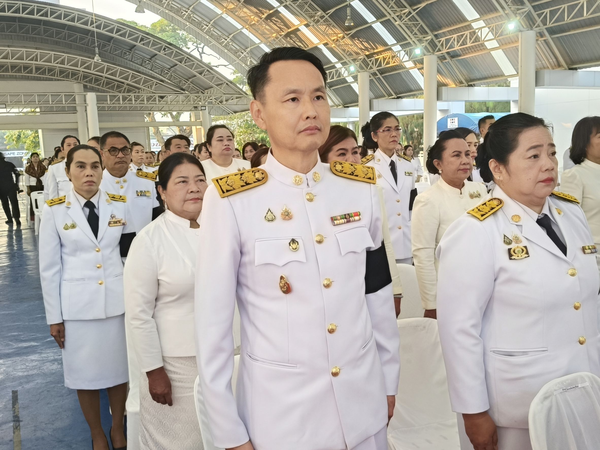 title - วันที่ 18 มกราคม 2569 นายประเสริฐ กาญจนเกียรติกุล ปฏิรูปที่ดินจังหวัดบุรีรัมย์ พร้อมเจ้าหน้าที่ ส.ป.ก.บุรีรัมย์ ร่วมรัฐพิธีถวายราชสักการะ สมเด็ตพระนเรศวรมหาราช จังหวัดบุรีรัมย์