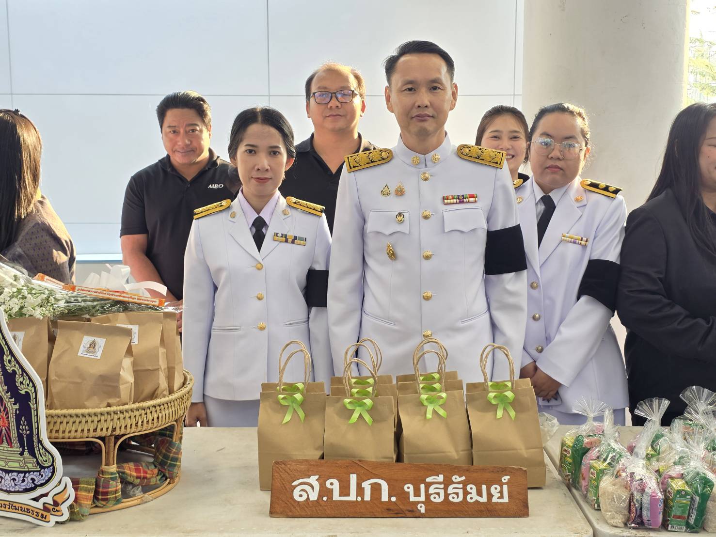 title - วันที่ 18 มกราคม 2569 นายประเสริฐ กาญจนเกียรติกุล ปฏิรูปที่ดินจังหวัดบุรีรัมย์ พร้อมเจ้าหน้าที่ ส.ป.ก.บุรีรัมย์ ร่วมรัฐพิธีถวายราชสักการะ สมเด็ตพระนเรศวรมหาราช จังหวัดบุรีรัมย์