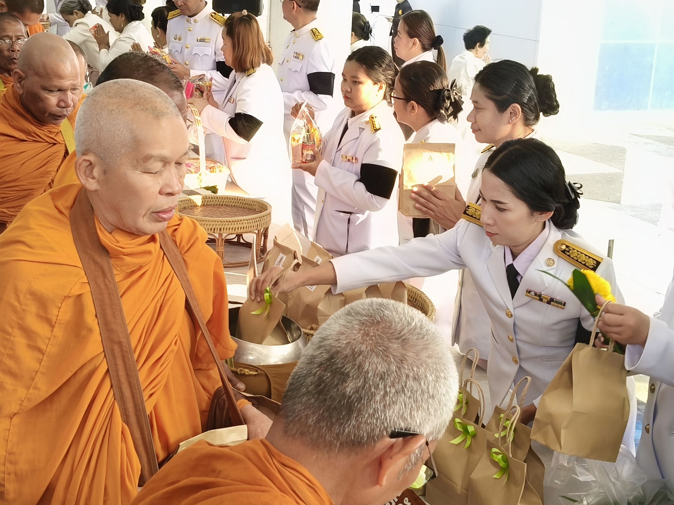 title - วันที่ 18 มกราคม 2569 นายประเสริฐ กาญจนเกียรติกุล ปฏิรูปที่ดินจังหวัดบุรีรัมย์ พร้อมเจ้าหน้าที่ ส.ป.ก.บุรีรัมย์ ร่วมรัฐพิธีถวายราชสักการะ สมเด็ตพระนเรศวรมหาราช จังหวัดบุรีรัมย์