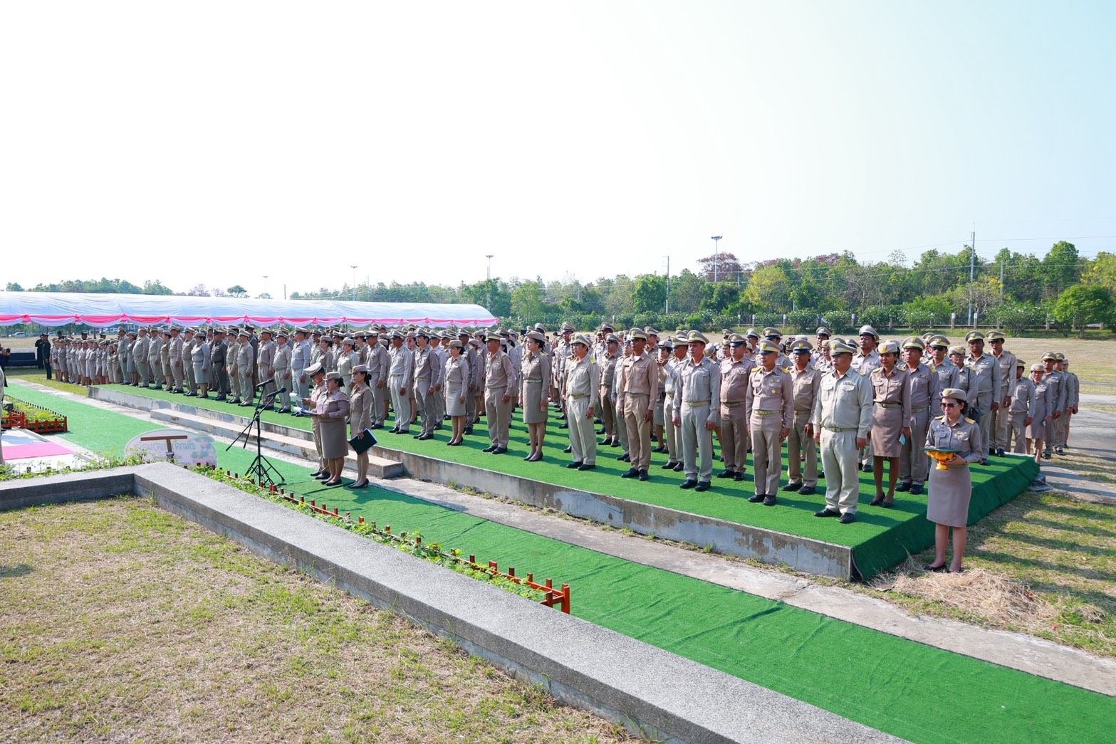 title - วันพุธที่ 18 มีนาคม 2569 นายประเสริฐ กาญจนเกียรติกุล ปฏิรูปที่ดินจังหวัดบุรีรัมย์ มอบหมายให้ นางอังคนา ประพาศพงษ์ ผู้อำนวยการกลุ่มกฎหมาย พร้อมด้วย เจ้าหน้าที่กลุ่มกฎหมาย ส.ป.ก.บุรีรัมย์ ร่วมพิธีถวายราชสักการะและกล่สวถวายสดุดี พระบาทสมเด็จพระจุลจอมเกล้าเจ้าอยู่หัว เนื่องในวันท้องถิ่นไทย ประจำปี 2569