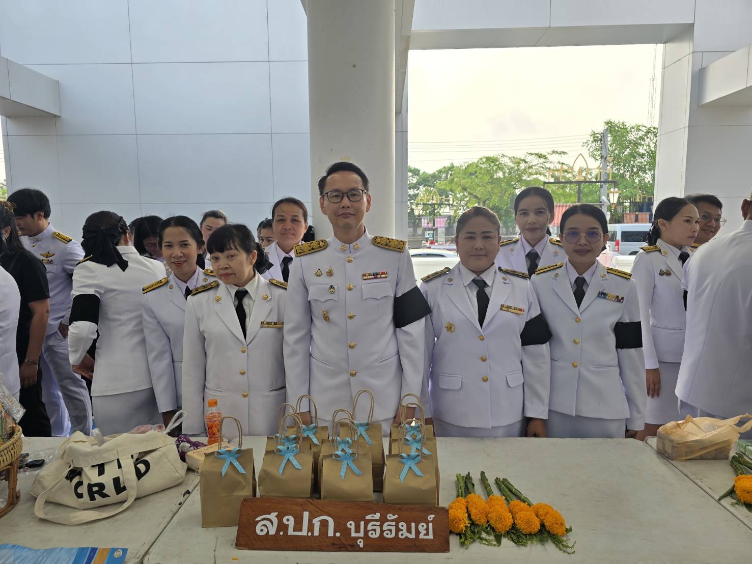 title - วันเสาร์ที่ 25 เมษายน 2569 เวลา 07.00 น. นายประเสริฐ กาญจนเกียรติกุล ปฏิรูปที่ดินจังหวัดบุรีรัมย์ พร้อมเจ้าหน้าที่ ส.ป.ก.บุรีรัมย์ ร่วมรัฐพิธีวันที่ระลึกคล้ายวันสวรรคต 