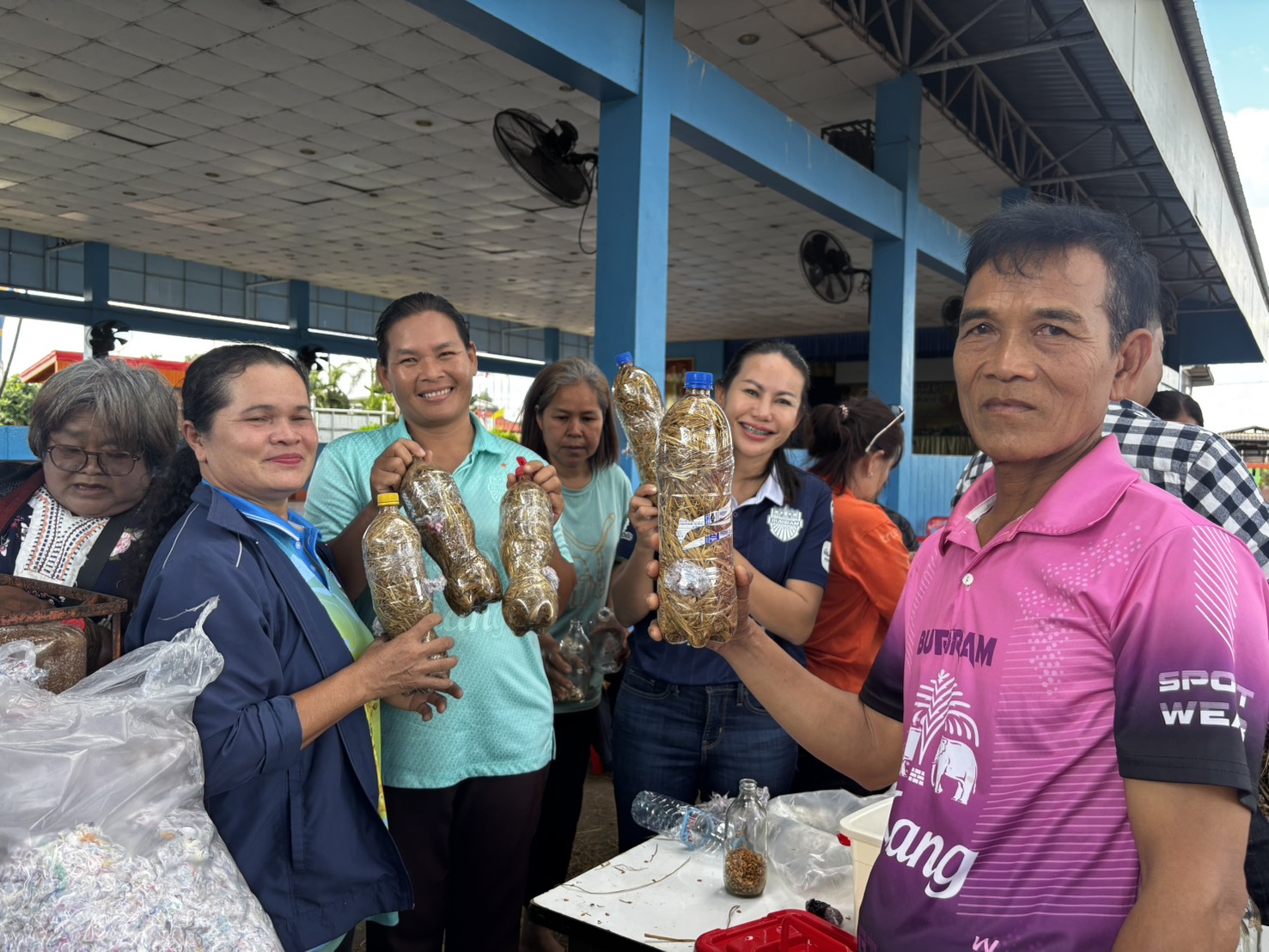 title - วันพุธที่ 17 ธันวาคม 2568 นายประเสริฐ กาญจนเกียรติกุล ปฏิรูปที่ดินจังหวัดบุรีรัมย์ มอบหมายให้นางสาวสุภาณี จงรัมย์ นักวิชาการปฏิรูปที่ดินปฏิบัติการ ดำเนินการจัดฝึกอบรมโครงการลดการเผาวัสดุเหลือใช้ทางการเกษตรในเขตปฏิรูปที่ดินปีงบประมาณ พ.ศ. 2569