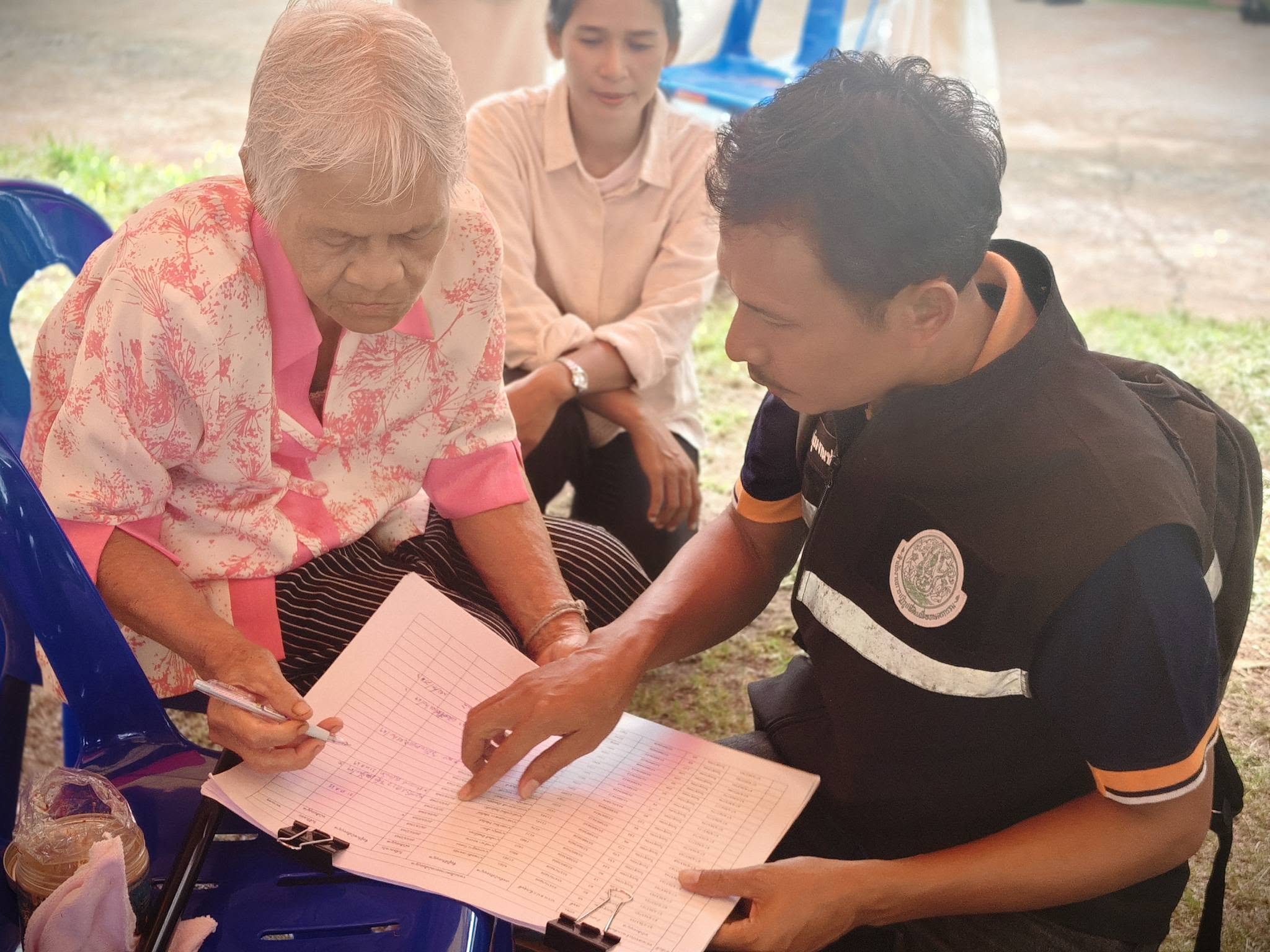 title - วันที่ 21 ตุลาคม 2569 นายประเสริฐ กาญจนเกียรติกุล ปฏิรูปที่ดินจังหวัดบุรีรัมย์ ได้มอบหมายให้เจ้าหน้าที่ ส.ป.ก.บุรีรัมย์ ร่วมออกหน่วยแพทย์อาสา สมเด็จพระศรีนครินทราบรมราชชนนี (พอ.สว) ภายใต้โครงการ 