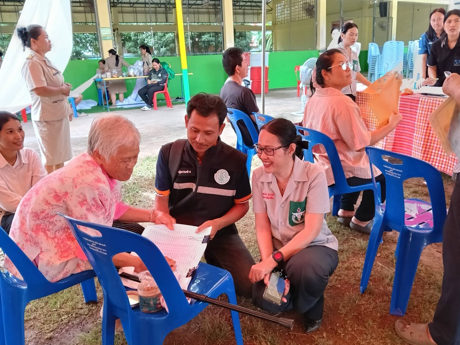 title - วันที่ 21 ตุลาคม 2569 นายประเสริฐ กาญจนเกียรติกุล ปฏิรูปที่ดินจังหวัดบุรีรัมย์ ได้มอบหมายให้เจ้าหน้าที่ ส.ป.ก.บุรีรัมย์ ร่วมออกหน่วยแพทย์อาสา สมเด็จพระศรีนครินทราบรมราชชนนี (พอ.สว) ภายใต้โครงการ 