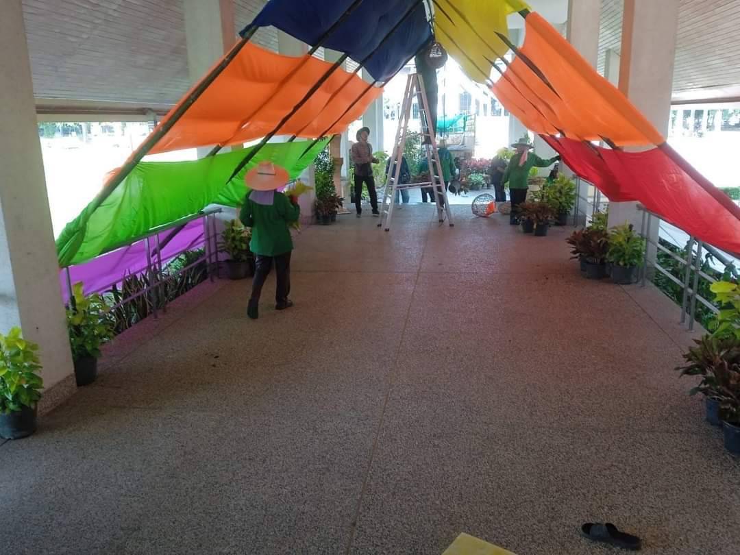 งานบำรุงรักษา อาคารสถานที่และยานพาหนะ จัดเตรียมสถานที่จัดงาน ส.ป.ก. ร่วมใจ สืบสานประเพณีไทยวันลอยกระทง ประจำปี 2567 