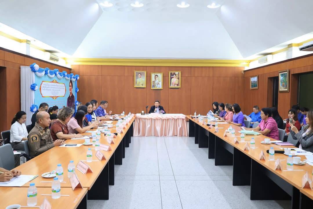 ส.ป.ก. จัดประชุมพิจารณาหารือการจัดงาน สืบสานประเพณีไทยในวันลอยกระทง พ.ศ. 2568 ณ ห้องประชุมอาคาร 100 ปี ศูนย์ส่งเสริมและพัฒนาอาชีพเสริมนอกภาคการเกษตร (ศูนย์ศิลปาชีพบางไทรฯ (เดิม)) อำเภอบางไทร จังหวัดพระนครศรีอยุธยา