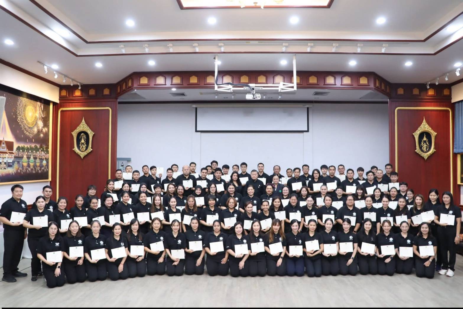 ปลัดกระทรวงเกษตรและสหกรณ์ เป็นประธานในพิธีปิดการฝึกอบรมฯ และมอบประกาศนียบัตรแก่ผู้ผ่านการฝึกอบรมหลักสูตร นักบริหารการพัฒนาการเกษตรและสหกรณ์ ระดับต้น รุ่นที่ 78 ณ หอประชุมหม่อมราชวงศ์หญิงรสลิน คัคณางค์ ศูนย์ส่งเสริมและพัฒนาอาชีพเสริมนอกภาคการเกษตร