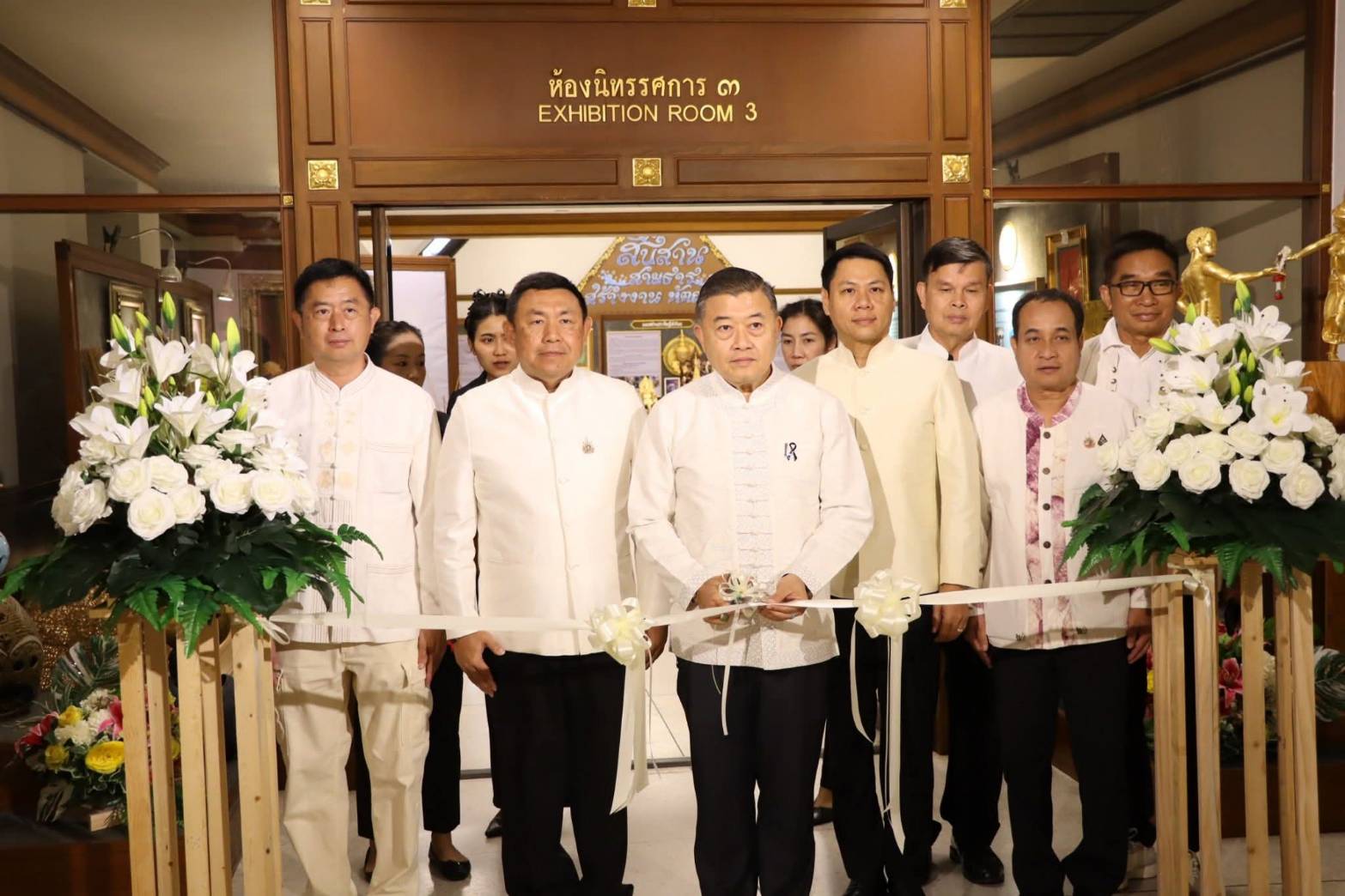 ปลัดกระทรวงเกษตรและสหกรณ์ เป็นประธานในพิธีทักษิณานุปทานถวายพระราชกุศลแด่ พระบาทสมเด็จพระบรมชนกาธิเบศร มหาภูมิพลอดุลยเดช บรมนาถบพิตร สมเด็จพระนางเจ้าสิริกิติ์ พระบรมราชินีนาถ พระบรมราชชนนีพันปีหลวง ณ ศาลาพระมิ่งขวัญ ศูนย์ส่งเสริมและพัฒนาอาชีพเสริมนอกภาคการเกษตร (ศูนย์ศิลปาชีพ บางไทรฯ (เดิม))