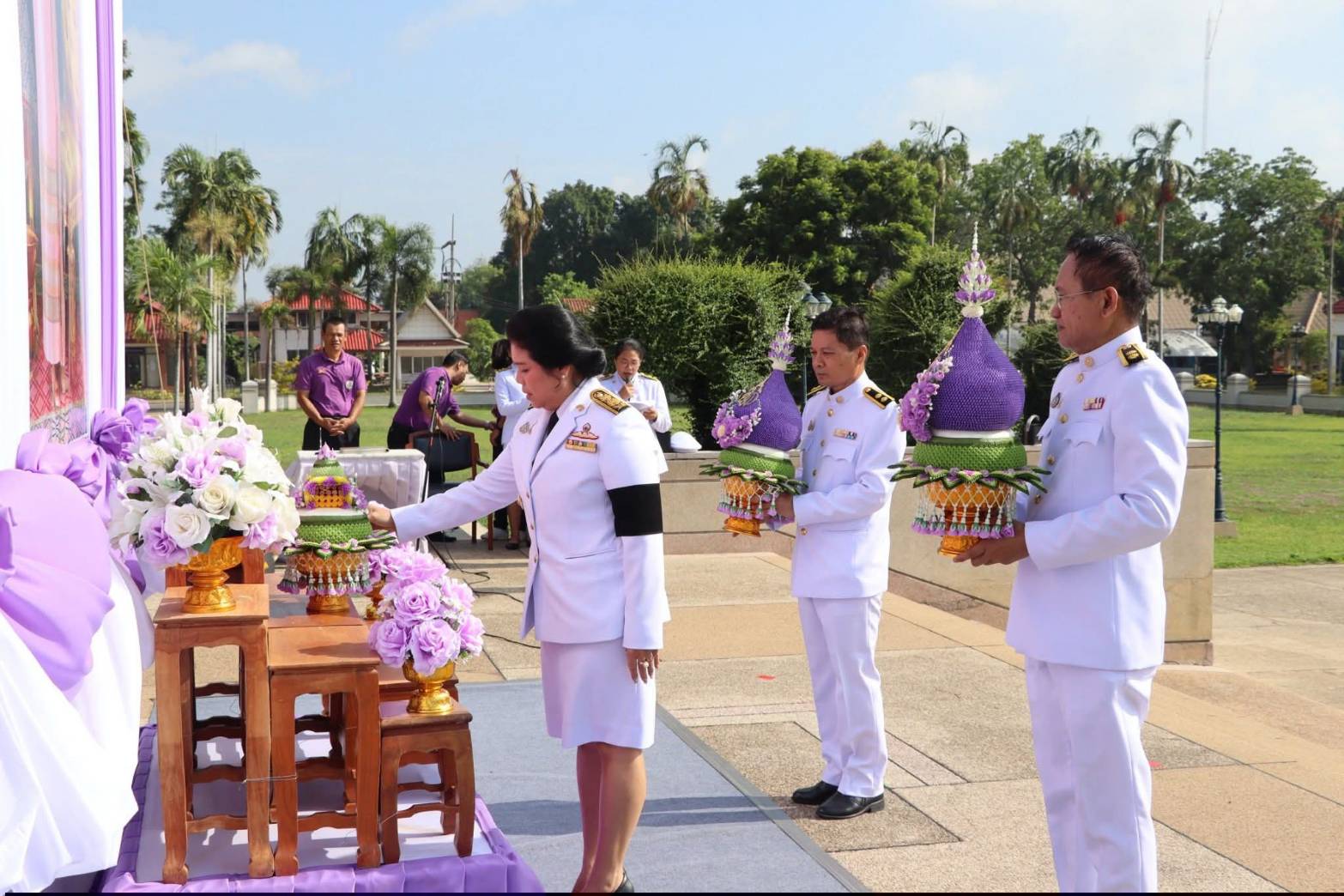 ศูนย์ส่งเสริมและพัฒนาอาชีพเสริมนอกภาคการเกษตร (ศพส.) จัดพิธีถวายเครื่องราชสักการะ วางพานพุ่ม และพิธีลงนามถวายพระพรชัยมงคลเฉลิมพระเกียรติ เนื่องในโอกาสมหามงคลเฉลิมพระชนมพรรษา สมเด็จพระนางเจ้าสุทิดา พัชรสุธาพิมลลักษณ พระบรมราชินี วันที่ 3 มิถุนายน 2569