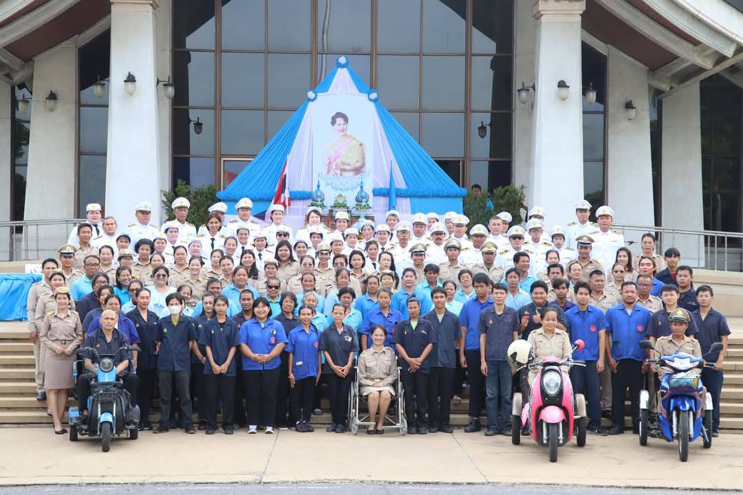 ศพส. จัดพิธีถวายพระพรชัยมงคล สมเด็จพระนางเจ้าสิริกิติ์ พระบรมราชินีนาถ พระบรมราชชนนีพันปีหลวง เนื่องในโอกาสวันเฉลิมพระชนมพรรษา วันที่ 12 สิงหาคม 2568 ณ ศาลาพระมิ่งขวัญ ศูนย์ส่งเสริมและพัฒนาอาชีพเสริมนอกภาคการเกษตร (ศูนย์ศิลปาชีพบางไทรฯ (เดิม))