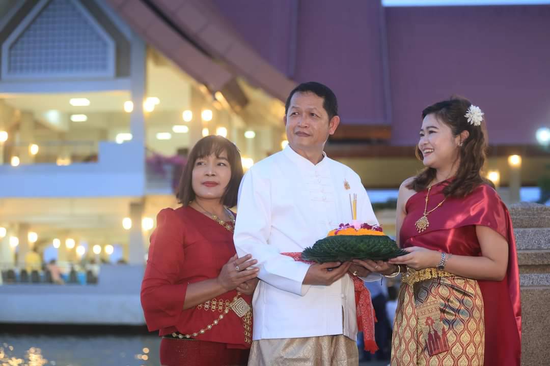 ส.ป.ก. ร่วมสืบสานประเพณีไทย วันลอยกระทง ณ ท่าน้ำชัยยุทธ ศพส. (ศูนย์ศิลปาชีพบางไทร (เดิม))