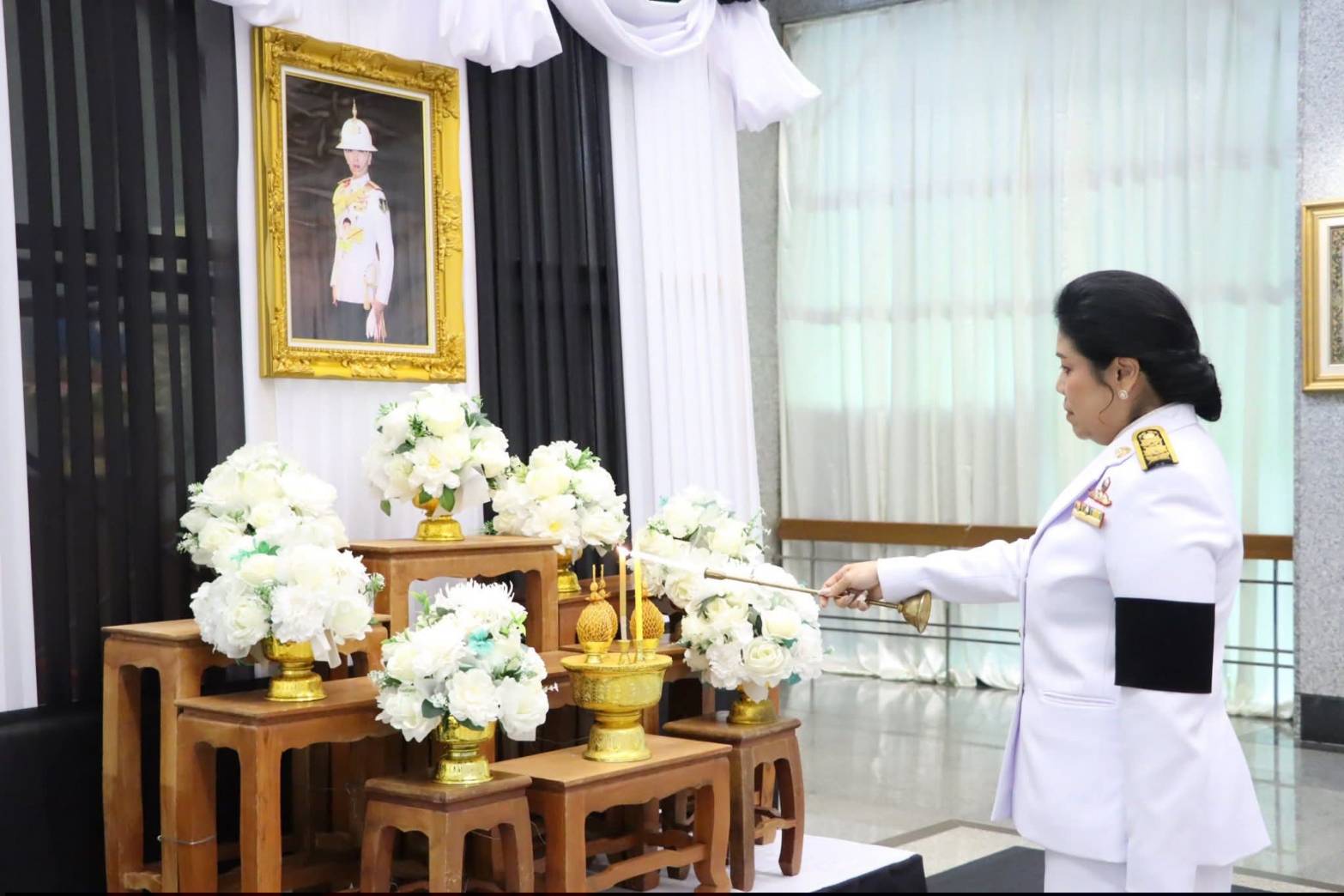 ศพส. จัดพิธีลงนามแสดงความอาลัยถวายแด่สมเด็จพระเจ้าลูกเธอ เจ้าฟ้าพัชรกิติยาภา นเรนทิราเทพยวดี กรมหลวงราชสาริณีสิริพัชร มหาวัชรราชธิดา ณ ศาลาพระมิ่งขวัญ ศูนย์ส่งเสริมและพัฒนาอาชีพเสริมนอกภาคการเกษตร (ศูนย์ศิลปาชีพบางไทรฯ (เดิม))
