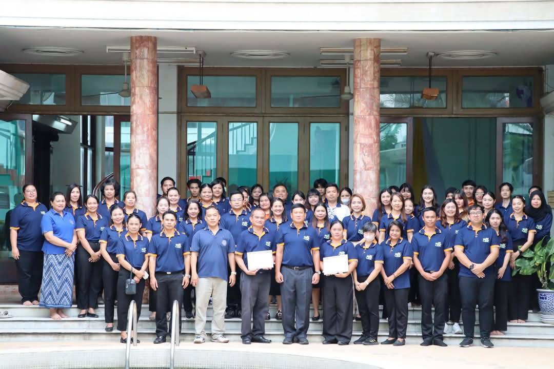 ศูนย์ส่งเสริมและพัฒนาอาชีพเสริมนอกภาคการเกษตร ได้รางวัลยกย่องหน่วยงานที่มีคุณธรรม ณ สำนักพัฒนาและถ่ายทอดเทคโนโลยี ถนนพิชัย เขตดุสิต กรุงเทพมหานคร