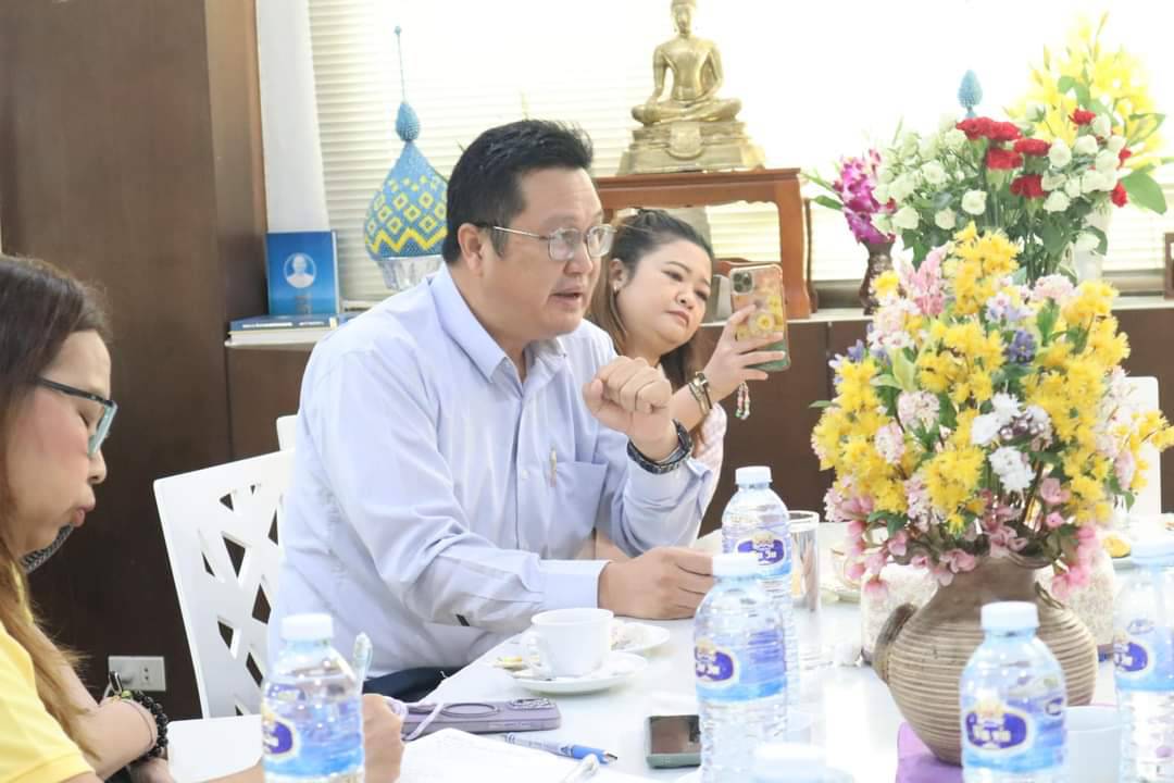 คณะสุขสยามและคณะสถาบันการเรียนรู้เพื่อปวงชน เข้าเยี่ยมชมศูนย์ส่งเสริมและพัฒนาอาชีพเสริมนอกภาคการเกษตร