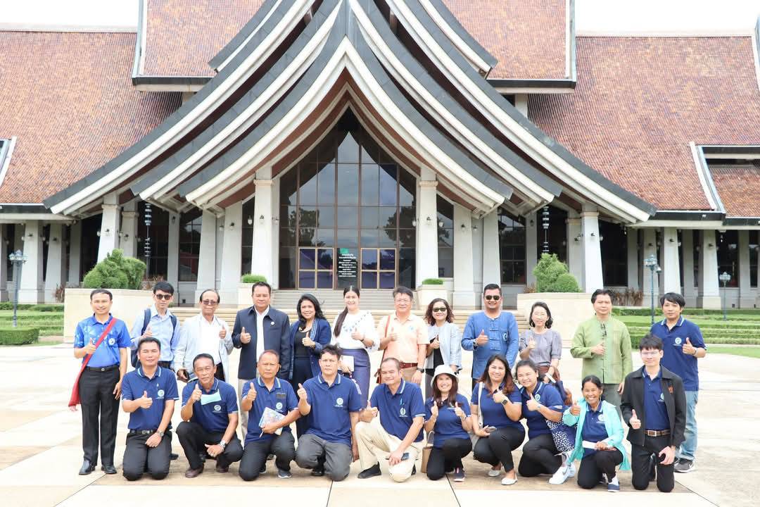 ศพส. ให้การต้อนรับ สถาบันเรียนรู้เพื่อปวงชน คณะนักศึกษาปริญญาโท หลักสูตรศิลปศาสตรมหาบัณฑิต สาขาวิชาการพัฒนาท้องถิ่นแบบบูรณาการ รุ่นปีการศึกษา 2567 ณ ศูนย์ส่งเสริมและพัฒนาอาชีพเสริมนอกภาคการเกษตร