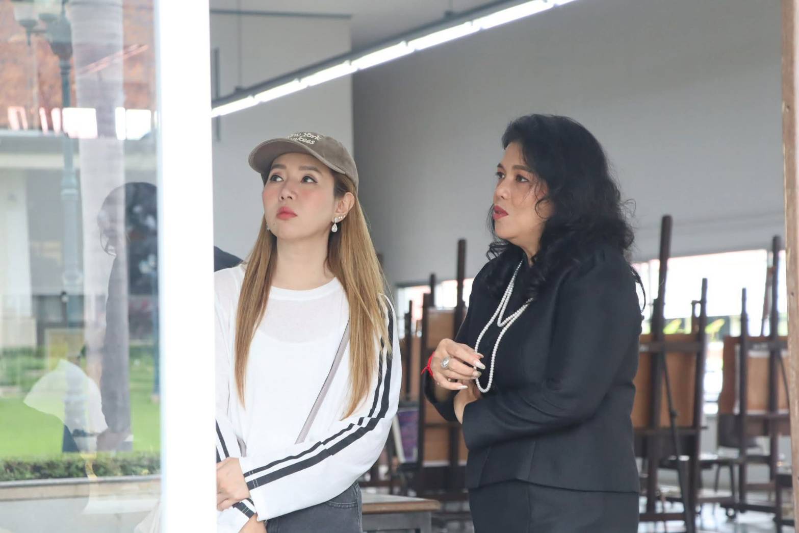 สื่อมวลชนลงพื้นที่ถ่ายทำสารคดีเทิดพระเกียรติ สมเด็จพระนางเจ้าสิริกิติ์ พระบรมราชินีนาถ พระบรมราชชนนีพันปีหลวง ณ ศูนย์ส่งเสริมและพัฒนาอาชีพเสริมนอกภาคการเกษตร 