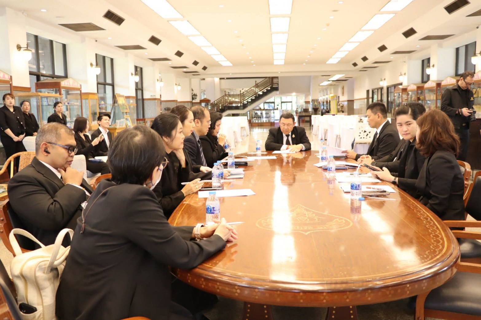 เลขาธิการ ส.ป.ก. ประชุมความพร้อมในการจัดงานโครงการ สืบสานพระราชปณิธาน งานศิลปาชีพบางไทร ครบรอบ 41 ปี ณ ศาลาพระมิ่งขวัญ ศูนย์ส่งเสริมและพัฒนาอาชีพเสริมนอกภาคการเกษตร